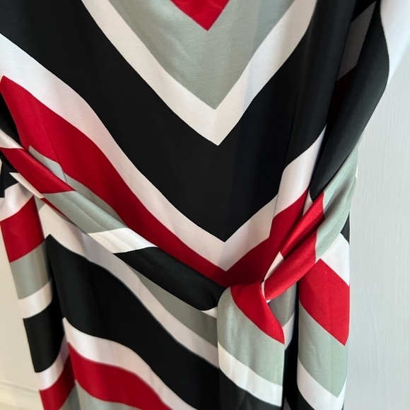 Women’s  dress - Picture 6 of 6